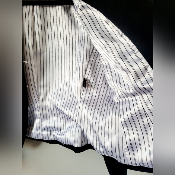 Tahari Arthur S.Levine Women's Business/Office/Carrer Blazer Lined 3Buttons 10/M - Picture 8 of 16